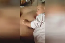 来来，宝贝，来吃爸爸的奶视频封面