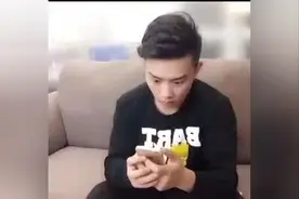 当你发现基友的手机开机密码是你的生日你会怎么想！视频封面