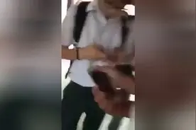 大马富二代在学校炫富！直接打爆四千多块的Iphone图片