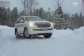 雪地上的丰田兰德酷路泽 雪地路试赏析视觉享受！视频封面