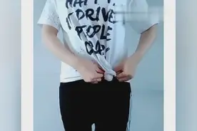 夏天衣服别在塞裤子里了，教你这样做，看着好潮流！