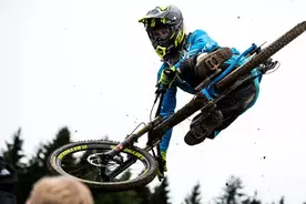 厉害到上天了！Crankworx 山地车嘉年华-甩尾赛图片