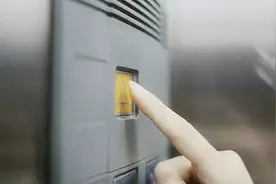 提示 | 停电被困电梯后，你该这样做！图片