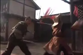 梁山好汉劫法场，营救卢俊义，闹市中血战官兵，看了热血沸腾视频封面