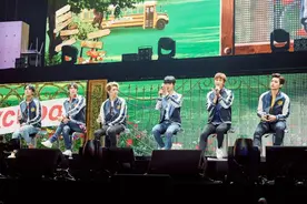 男团VIXX举行VIXXCHOOL见面会 与粉丝共度愉快时光图片