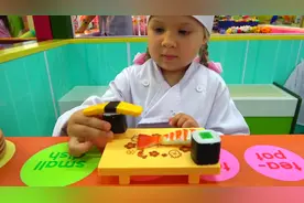 趣味启蒙，小萝莉在游乐园玩购物游戏，真好玩