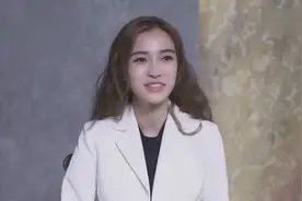 女星摔倒：Angelababy最仙女，她的隆胸当场报废视频封面