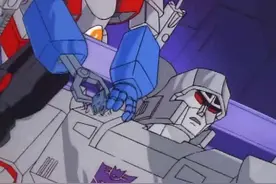 变形金刚：打情骂俏的手术！威震天的女朋友肯定是红蜘蛛……