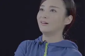 蒋勤勤怀二胎坚持瑜伽健身，挺孕肚做高难度倒立视频封面