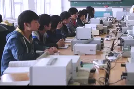 【一手发布:安徽电子信息职业技术学院校歌MV《放飞青春的理想》】视频封面