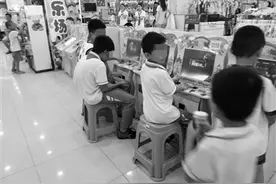 海口鹏泰兴购物广场摆放游戏机 小学生成主要顾客图片