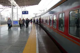 火车一般停靠几分钟，为何在徐州站停留很久呢？
