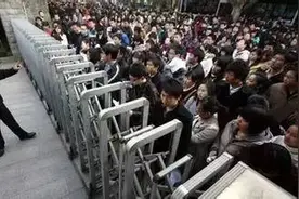 公务员为什么“官多兵少”图片