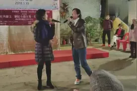 街头男女翻唱《铁血丹心》重温经典之作，果真高手都在民间视频封面