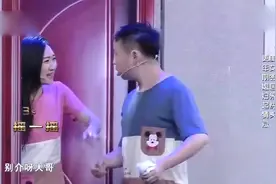 楼上的女邻居来借水，女主人突然回来，这误会大了视频封面