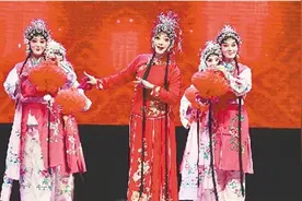 曲剧优秀剧目展演昨晚闭幕 20万观众享受曲剧大餐图片