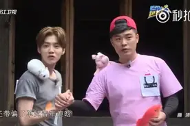 陈赫鹿晗吃东西视频 奔跑吧兄弟鹿晗被陈赫带成吃货图片