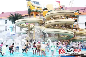 长沙世界之窗水公园升级开园 夜场火热来袭图片