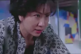 医生妈妈学校探望女儿，不料遇上女儿临产，慌乱之中为女儿接生视频封面