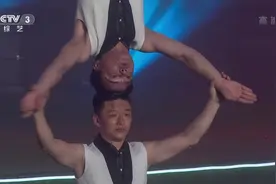 Kungfuboy太阳马戏风格诠释杂技《多人技巧》高难度技巧目不暇接视频封面