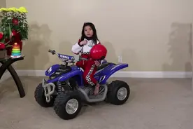 亲子互动，小萝莉和爸爸玩各种玩具，有趣的早教启蒙视频封面