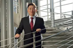 朱海对话刘世锦：从“制造”到“智造”，就像习武之人打通任督二图片