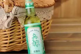 有个伙计夏天老被蚊子咬，直到有天看到这篇文章才恍然大悟图片