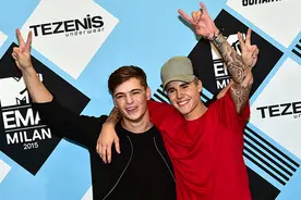 最佳损友Justin Bieber上传影片嘲笑小马丁。图片