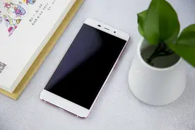 有谁还记得曾经的康佳手机，现在少女最爱的手机是OPPO了吧？图片