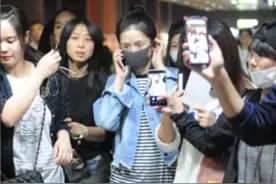 谢娜小腹微凸终于成功怀孕？坡姐你不会又是吃多了吧图片