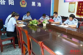 合阳县公安局副政委杨晓红深入黑池派出所开展党课教育图片
