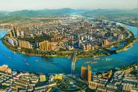 2016吉林市国际马拉松赛今日开启，1.5万人震撼开跑...图片