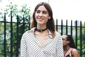 想时尚何必大费周章？一条项圈搞定图片