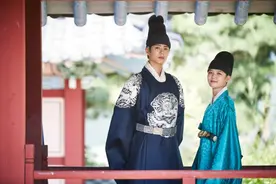 《云画的月光》 朴宝剑 -金裕贞合照首次公开(GETITK)图片