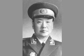 开国上将中有一人是邓小平师弟、蒋经国同桌，一生传奇无数图片