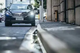 B级车新势力！荣威e950给你一个买B级车的理由！图片