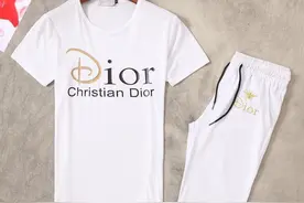 T恤+短裤+运动套装，白色套装，越炎热越好搭清爽到家图片