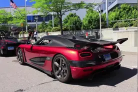 街头看到这么多豪车，我的腿走不动了！视频封面