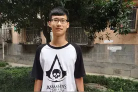 高润东700分夺安康理科第一 跟老爸像哥们的学霸图片