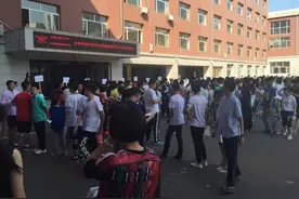 中考考场不设统一石英钟 考生可自带手表进考场图片