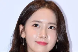 160626 允儿 中国粉丝见面会中没有翻译也能完美沟通图片