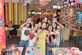 麦当劳新品上市 Hello Kitty新品萌化粉丝图片