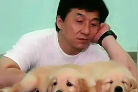 想念小龙女吴卓林？成龙晒 “子女”合照：想看你们慢慢长大视频封面
