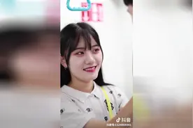 当别人说你的女友不好时，你的爱才是最有力的回击