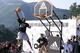 01年科比在长城扣篮 16年科比感谢中国科蜜，科比催泪中国行图片