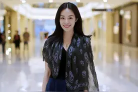 街拍：商场购物的美人儿，一眼难忘图片