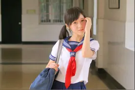 假小子摇身一变成二次元少女 明明是学霸却出演学渣角色图片