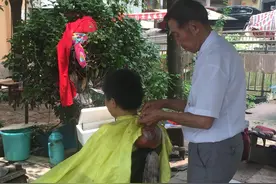 株洲市区即将消失的老行当——剃头匠图片