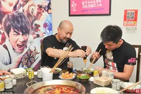 61岁刘晓庆还能演泼辣刁蛮角色?让腾格尔给她做饭洗脚言听计从图片