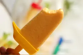 原来做冰棍时我们少放了样东西，难怪外买的冰棍丝滑绵软！图片